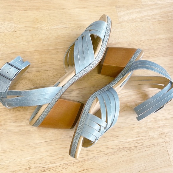 Lucky Brand Shoes - Lucky Brand platform sandals